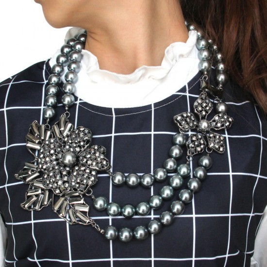 Rhinestone Flower Multilayered Pearl Necklace (Gray Color)